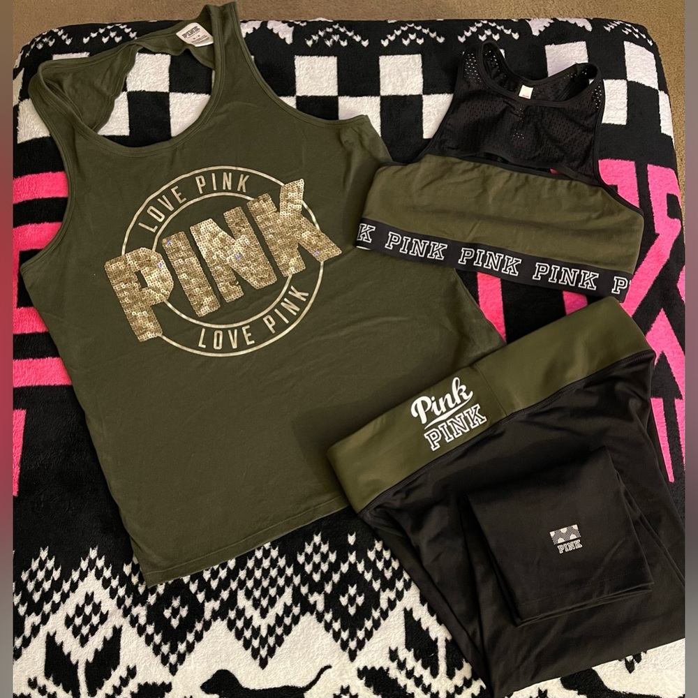 ✨RARE✨Pink by Victoria’s Secret 3-Piece Set W/Reversible Capris!!